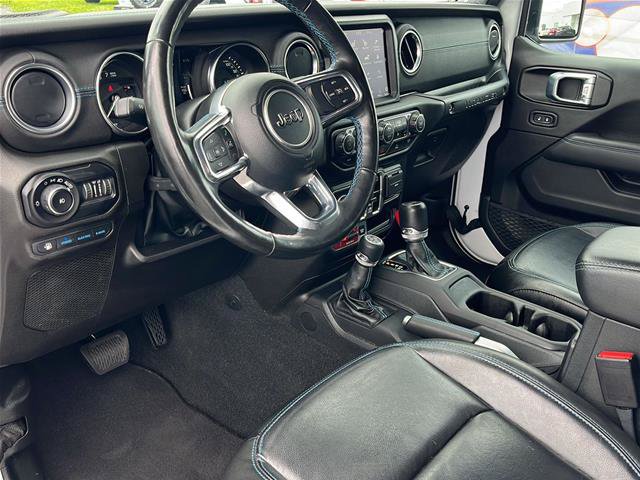 Used 2022 Jeep Wrangler Unlimited Rubicon 4xe w/ Cold Weather Group AWD/4WD image 10