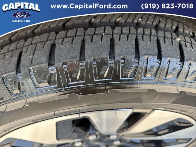 Certified 2025 Ford Expedition Max Platinum w/ Driver's Package AWD/4WD image 14