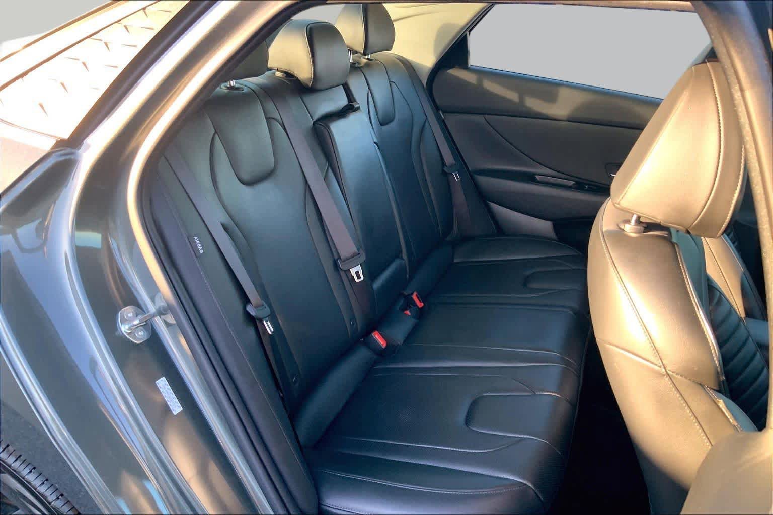 Used 2024 Hyundai Elantra Limited FWD image 19