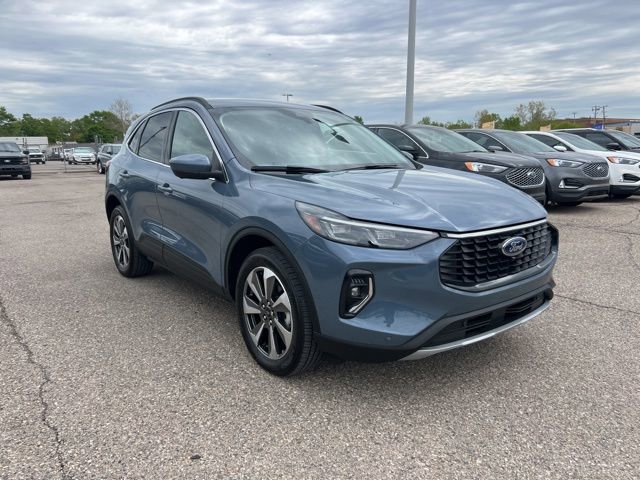 Certified 2023 Ford Escape Platinum AWD/4WD image 3