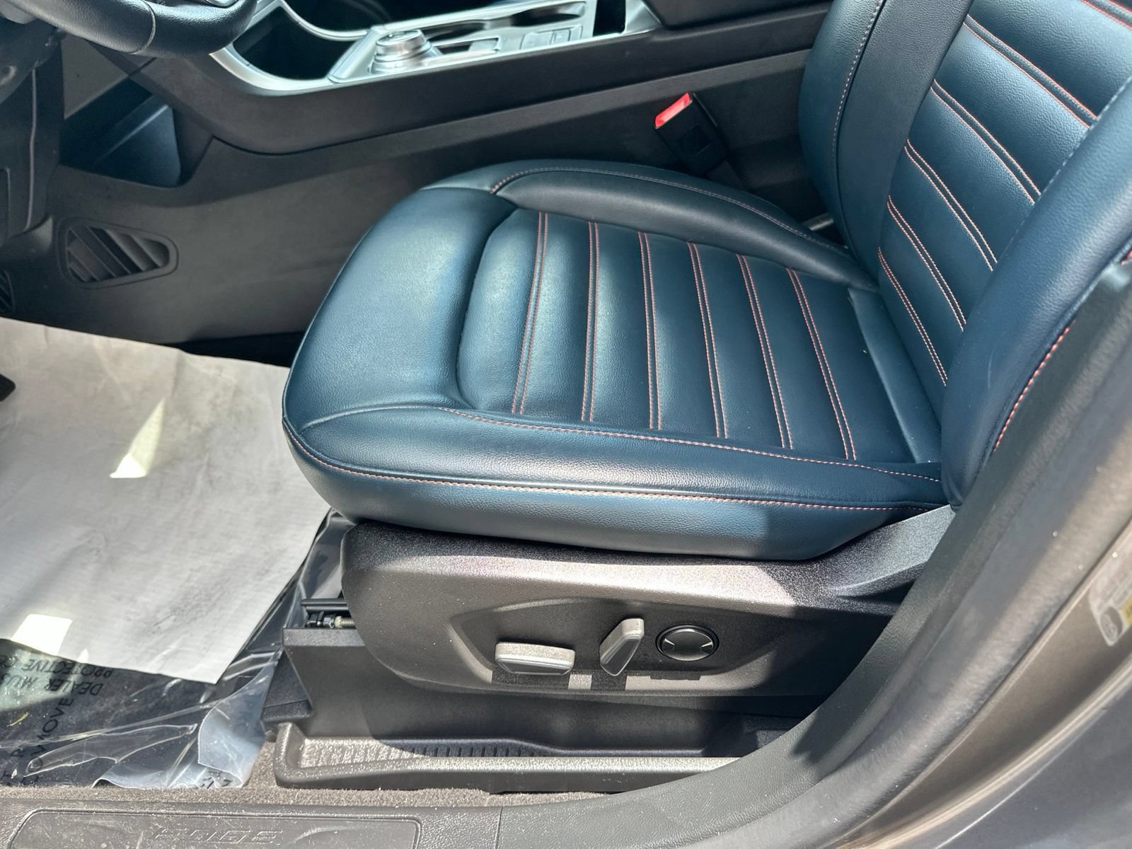 Certified 2022 Ford Edge SEL w/ Sport Appearance Package AWD/4WD image 26