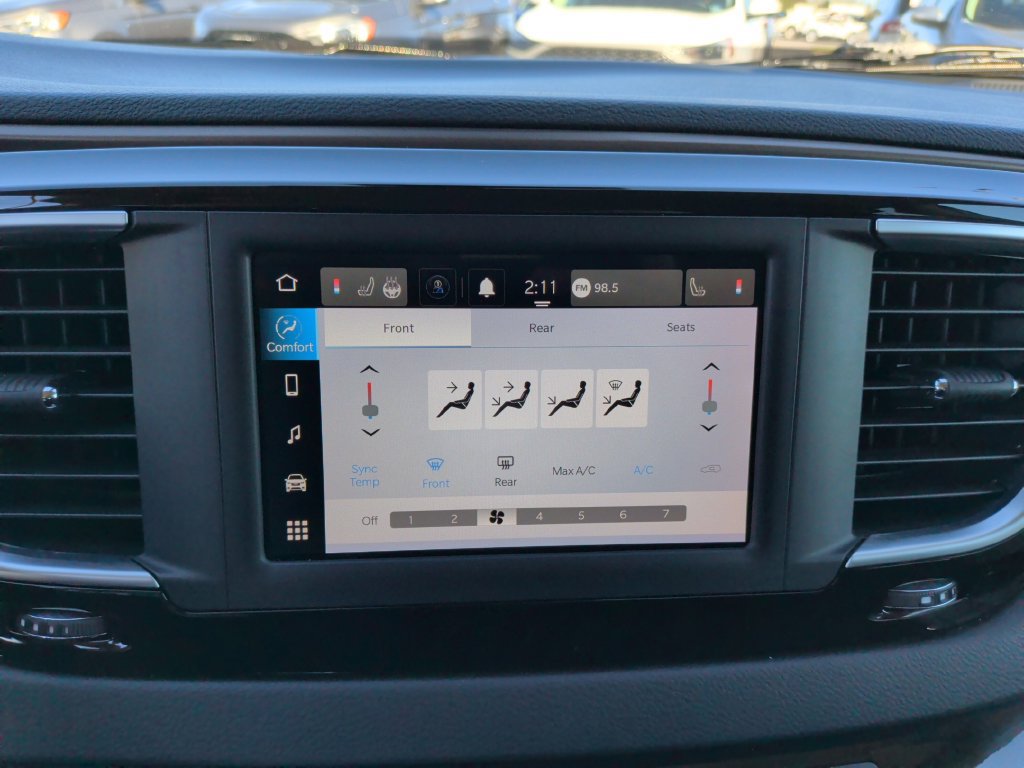 Used 2023 Chrysler Voyager LX FWD image 13