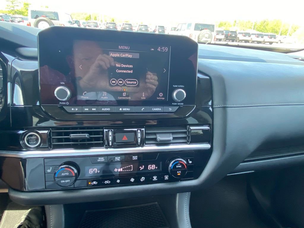 Used 2022 Nissan Pathfinder SV w/ SV Black Package image 17