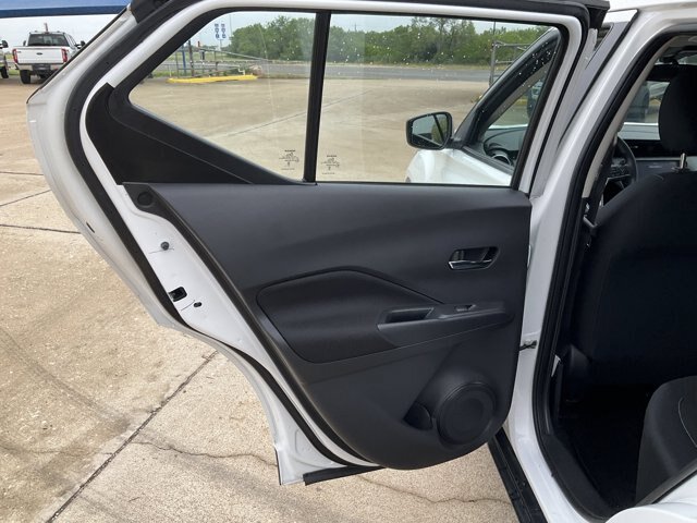 Used 2023 Nissan Kicks SV FWD image 12