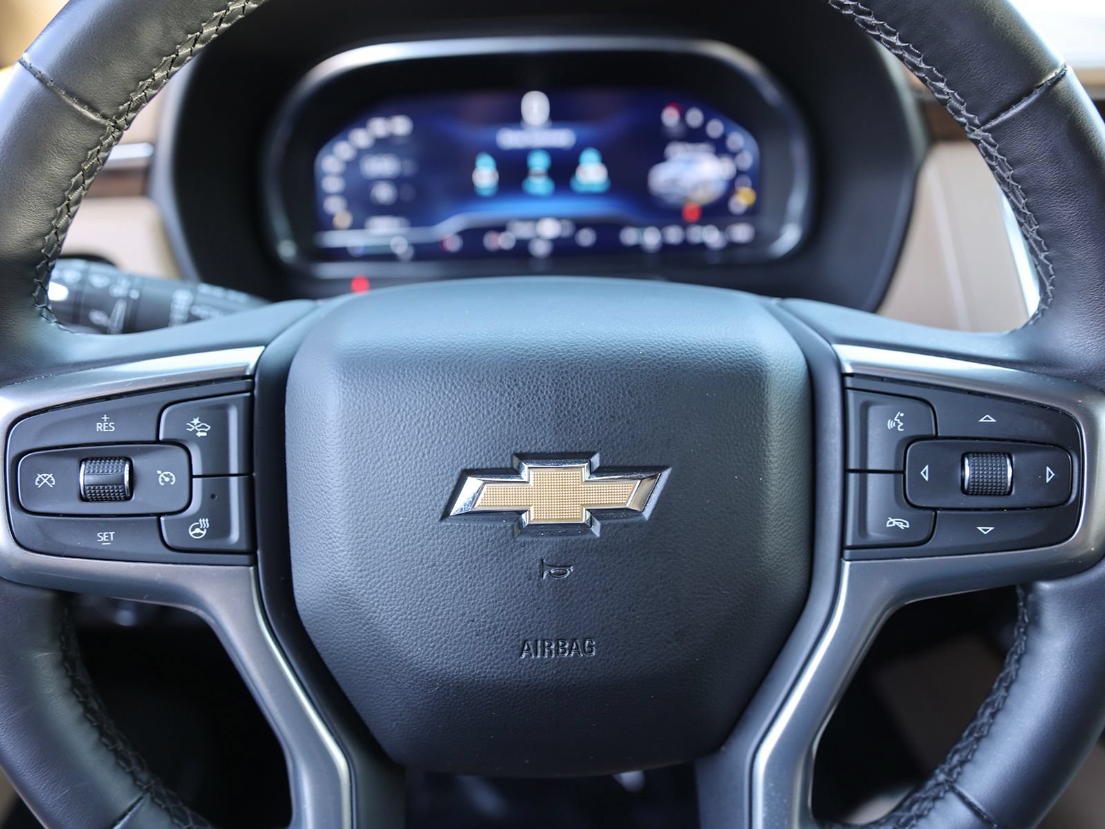 Used 2024 Chevrolet Tahoe Premier AWD/4WD image 42