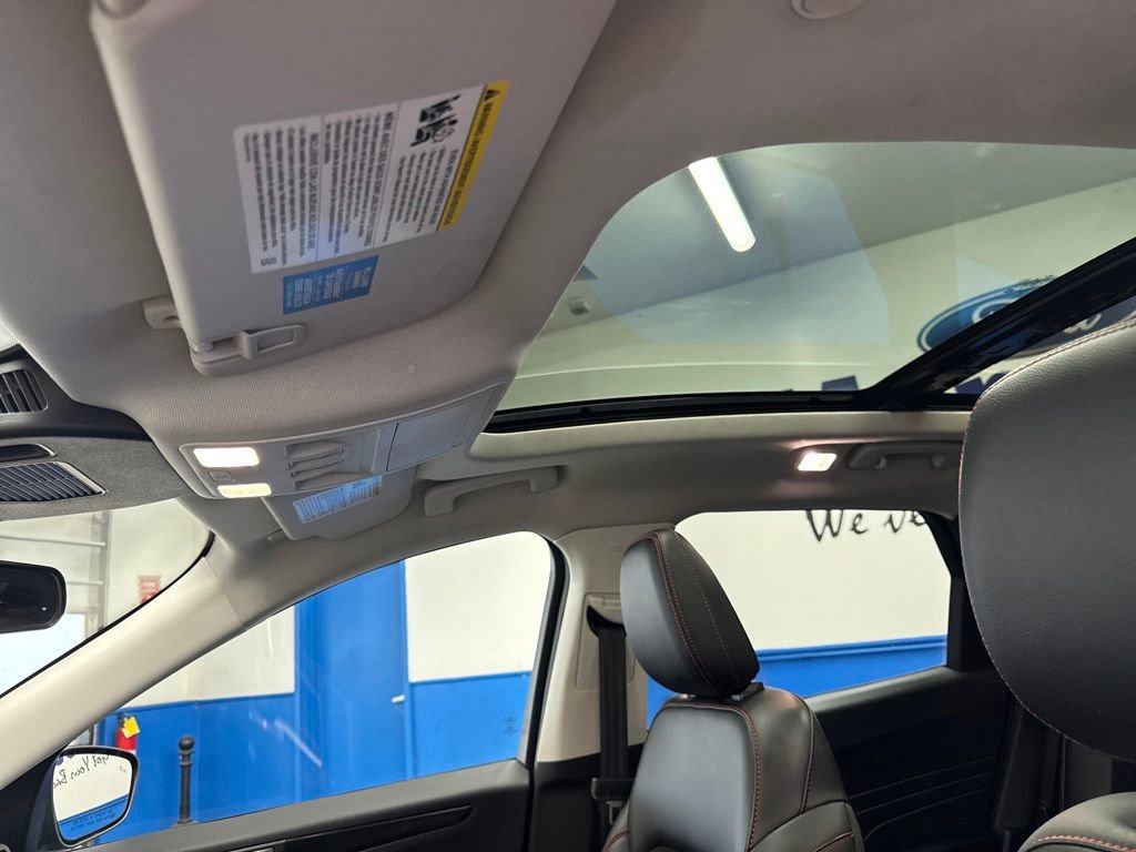 Certified 2022 Ford Escape SEL w/ SEL Stealth AWD Package image 19