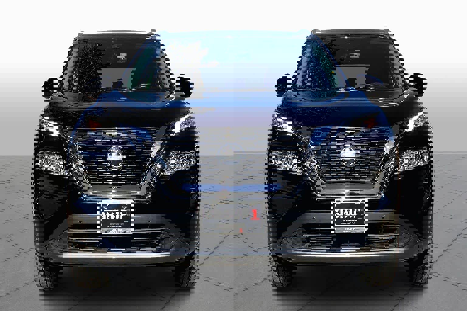 Used 2023 Nissan Rogue SL w/ SL Premium Package image 3