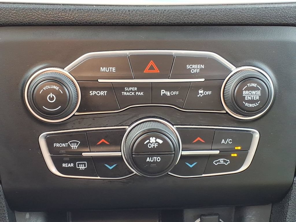 Used 2019 Dodge Charger SXT w/ Driver Confidence Group AWD/4WD image 18