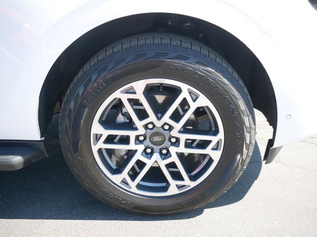 Certified 2025 Ford Expedition Active AWD/4WD image 6