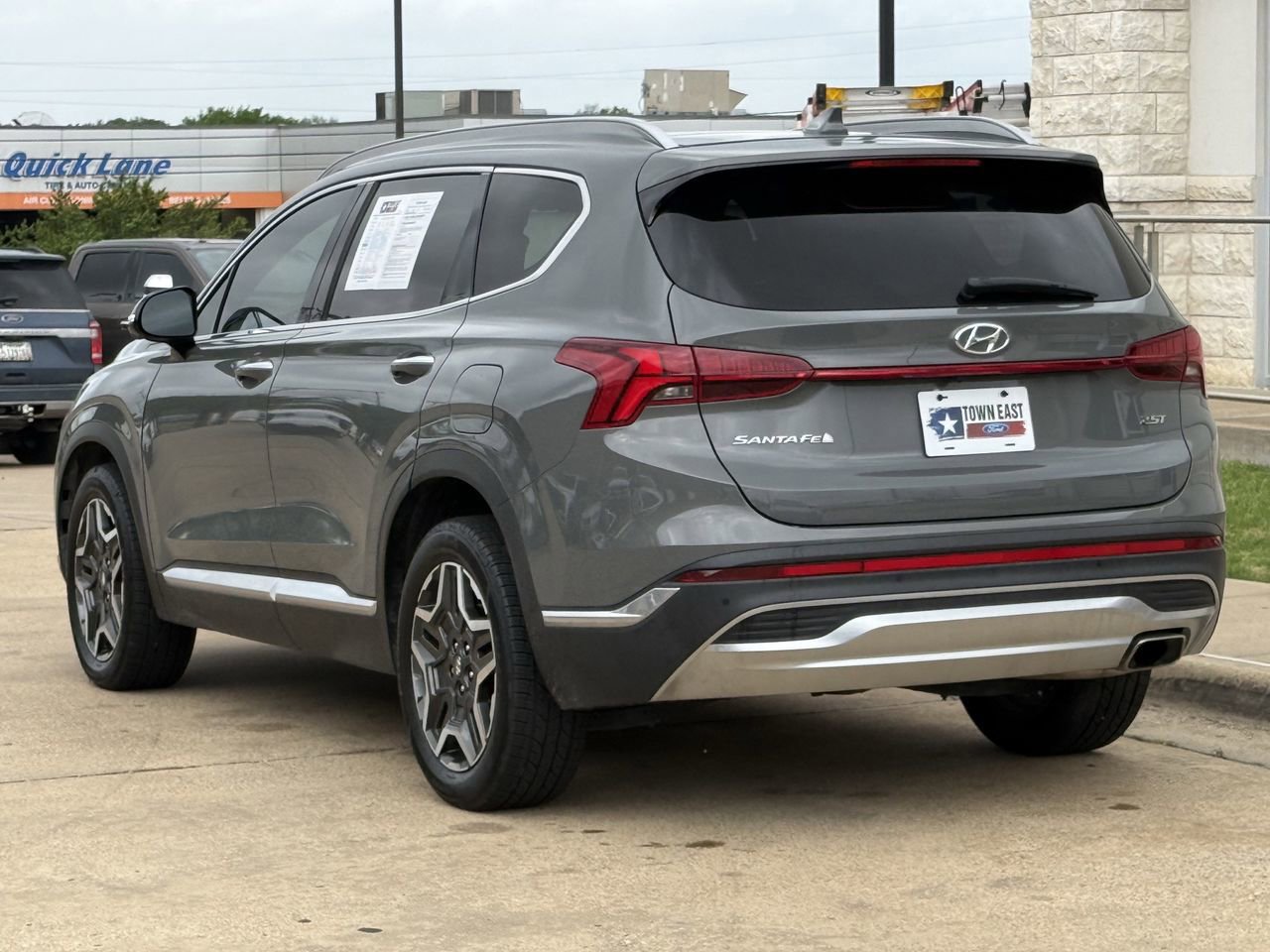 Used 2022 Hyundai Santa Fe Limited FWD image 4