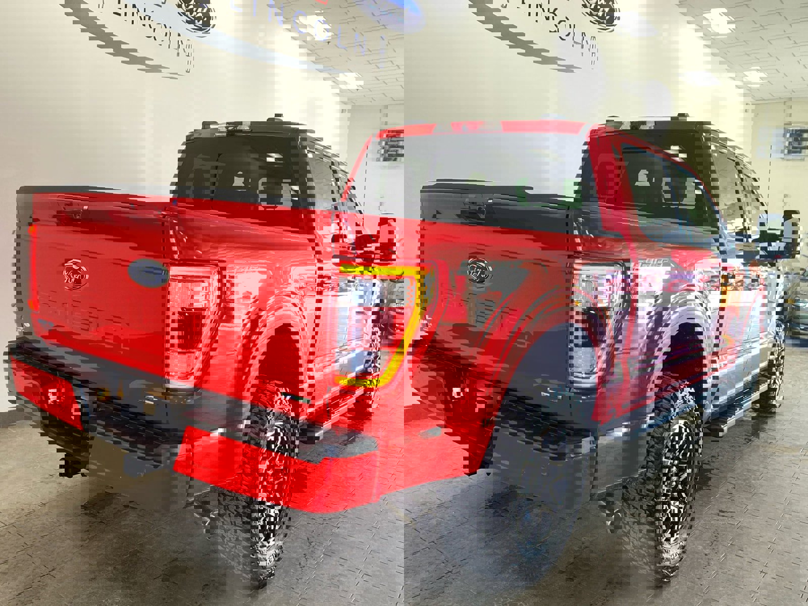 Certified 2022 Ford F150 Lariat w/ Equipment Group 502A High image 7