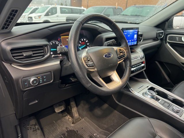 Certified 2022 Ford Explorer XLT w/ Equipment Group 202A image 9