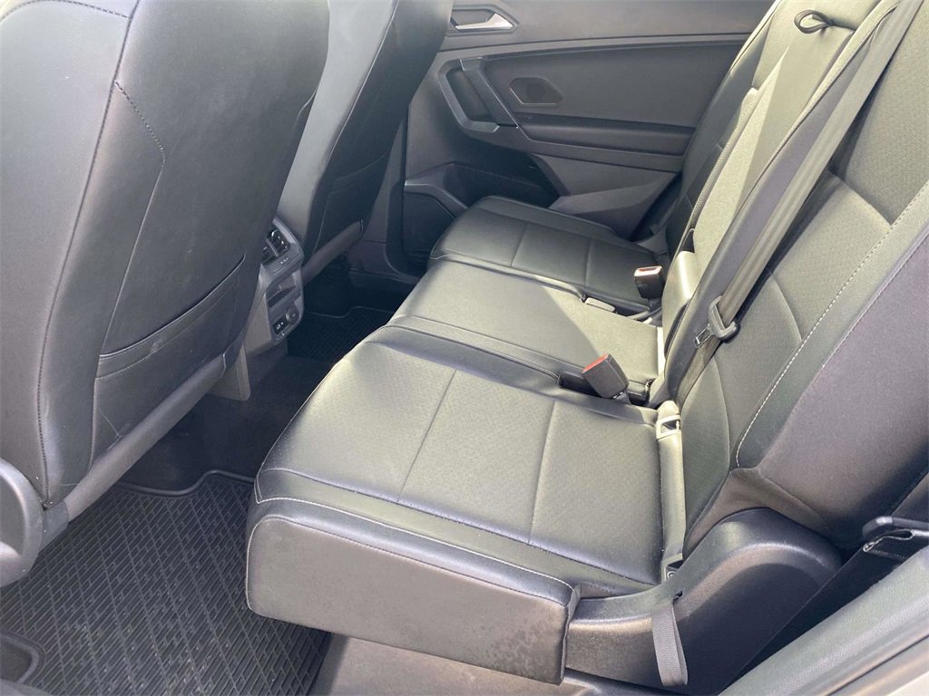 Used 2019 Volkswagen Tiguan SE image 11