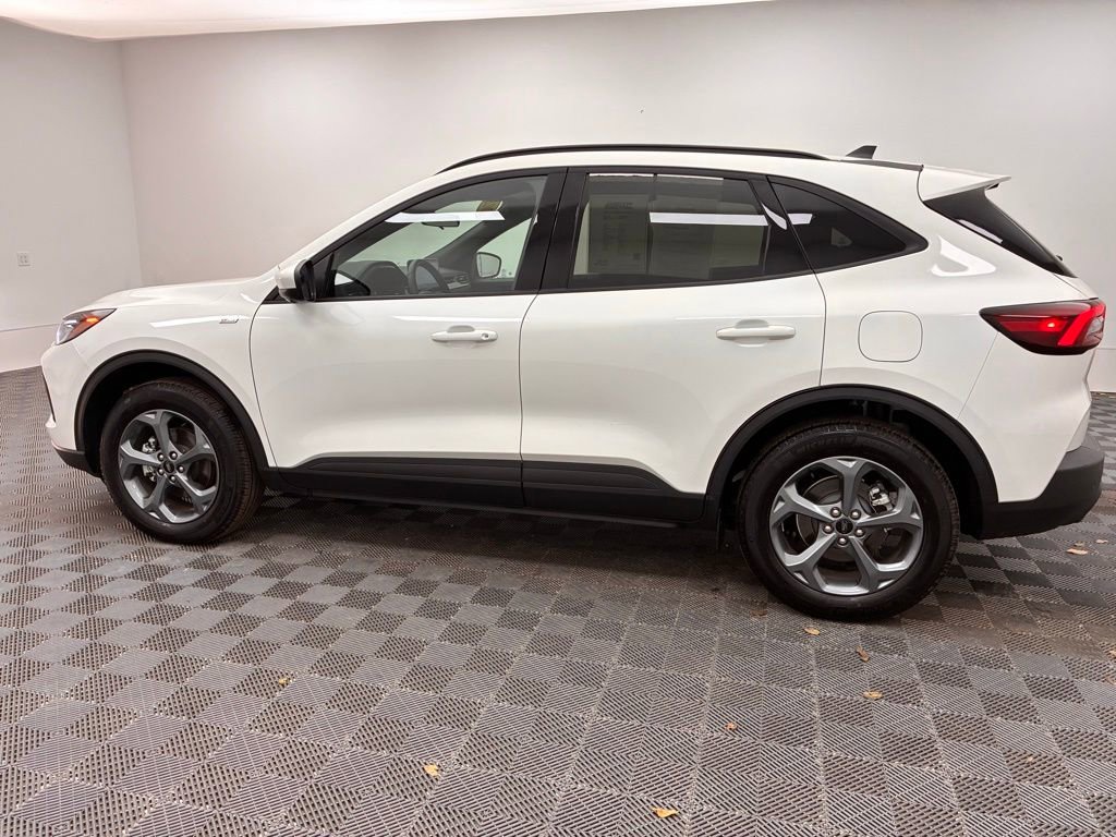 Certified 2025 Ford Escape ST-Line Elite w/ Tech Pack #2 image 13