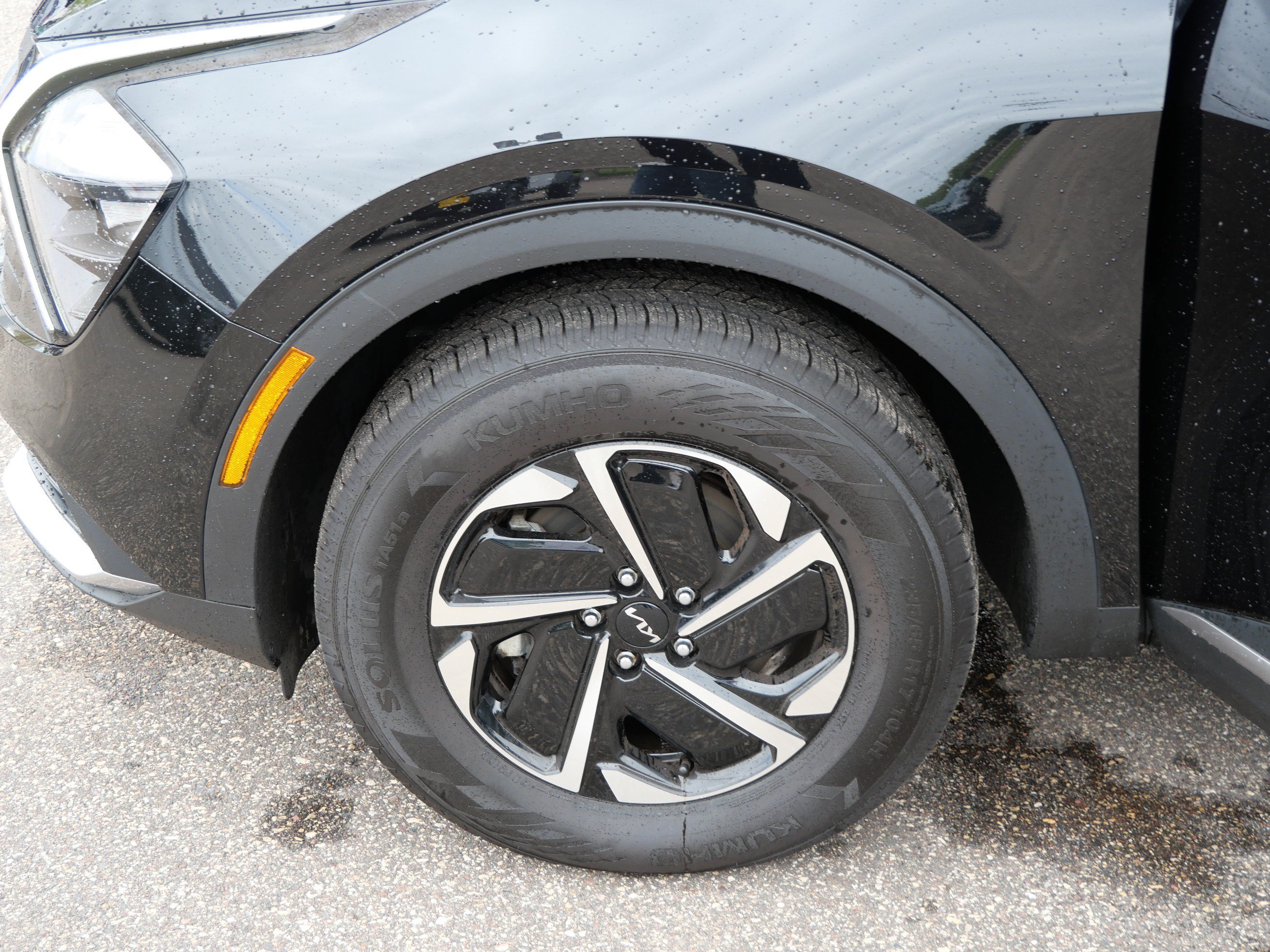 Used 2023 Kia Sportage LX AWD/4WD image 15