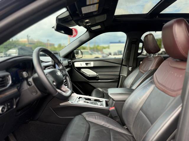 Certified 2023 Ford Explorer Platinum w/ Technology Package AWD/4WD image 18