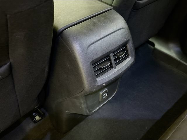 Used 2019 Chevrolet Equinox LT FWD image 25