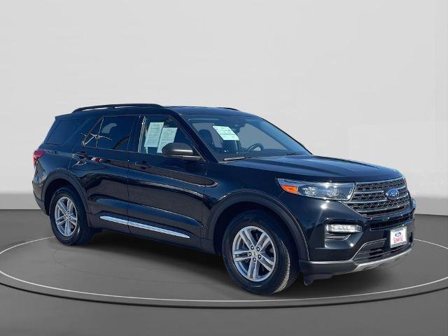 Certified 2022 Ford Explorer XLT w/ Equipment Group 202A image 4