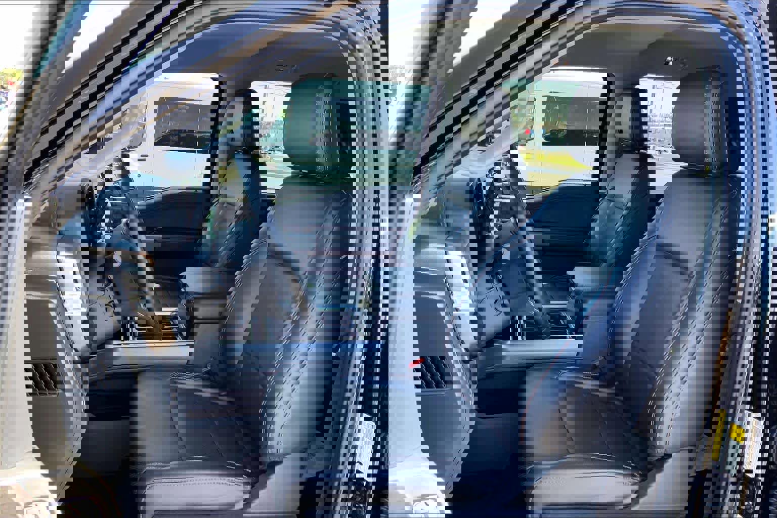 Certified 2024 Ford F350 Lariat w/ Tremor Off-Road Package image 8