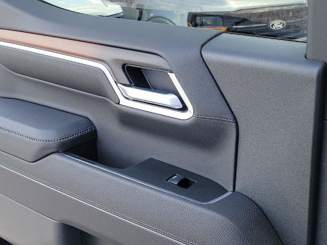 Used 2025 GMC Sierra 1500 Denali AWD/4WD image 19