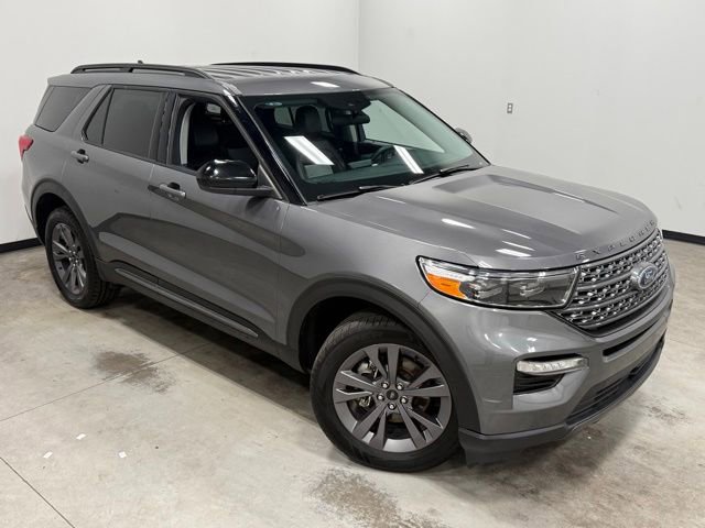 Certified 2024 Ford Explorer XLT w/ Equipment Group 202A AWD/4WD image 40