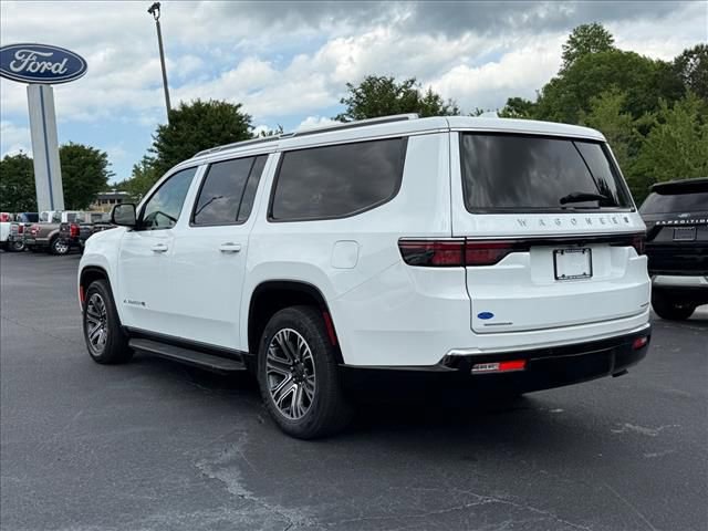 Used 2023 Jeep Wagoneer L Series II AWD/4WD image 6