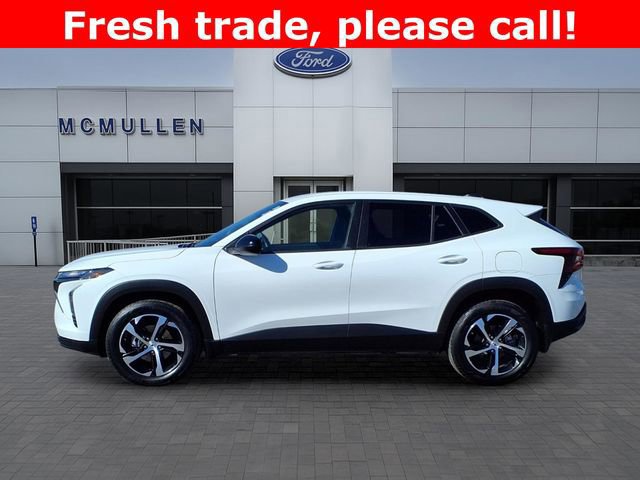 Used 2025 Chevrolet Trax RS w/ Driver Confidence Package image 6