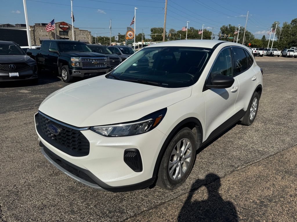 Certified 2023 Ford Escape Active w/ Cold Weather Package FWD image 3