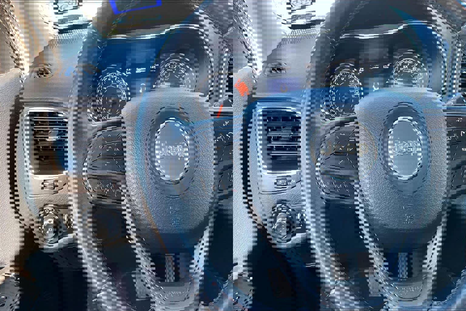 Used 2019 Jeep Cherokee Trailhawk w/ Cold Weather Group image 23