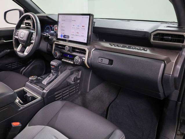 Used 2025 Toyota Tacoma TRD Off-Road image 17