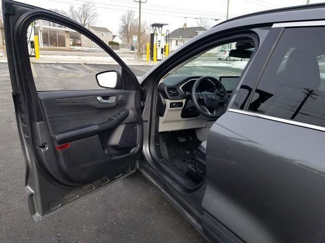 Certified 2023 Ford Escape Platinum w/ Premium Technology Package image 10
