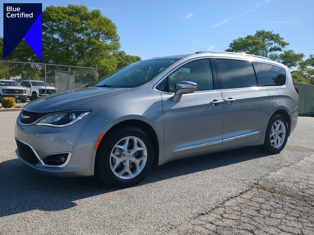 Used 2019 Chrysler Pacifica Limited w/ 8-pass Seating Package image 1