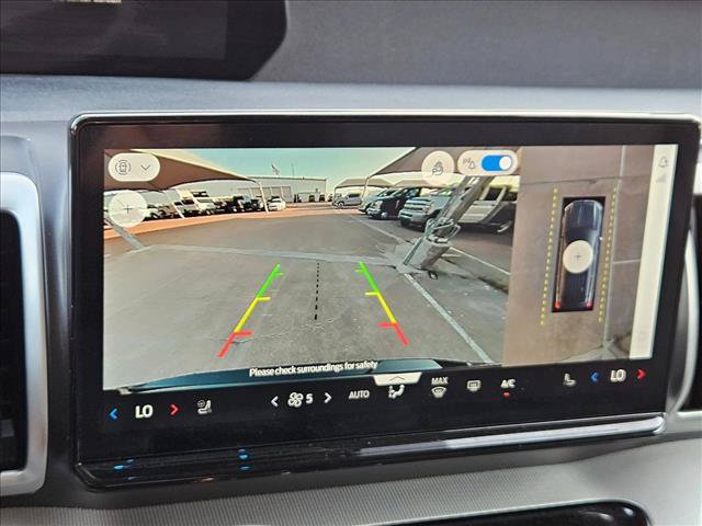 Certified 2025 Ford Expedition Active AWD/4WD image 11