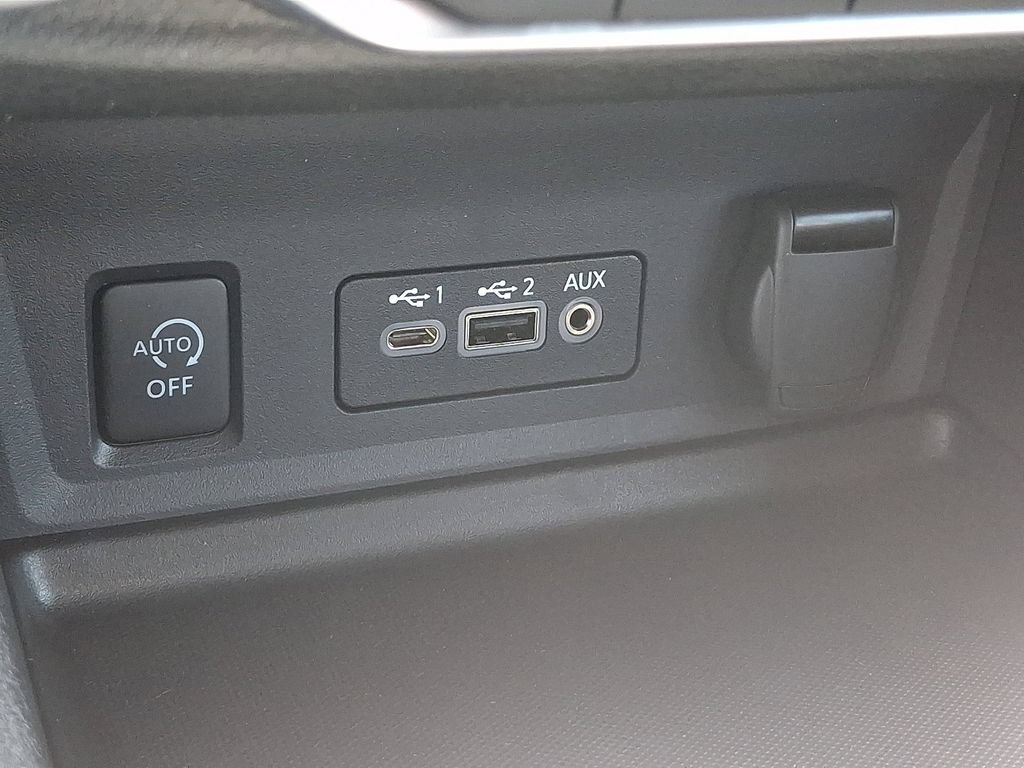 Used 2025 Nissan Sentra SV w/ All-Weather Package FWD image 23