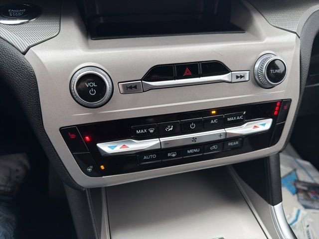 Certified 2024 Ford Explorer XLT w/ Equipment Group 202A image 24