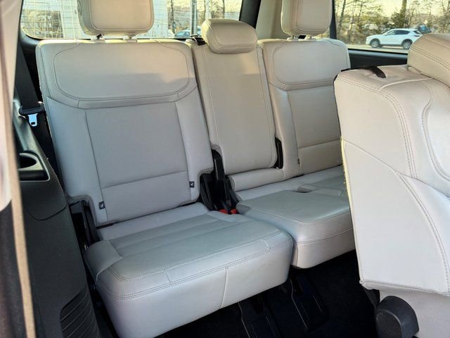 Certified 2025 Ford Expedition Max Platinum image 39