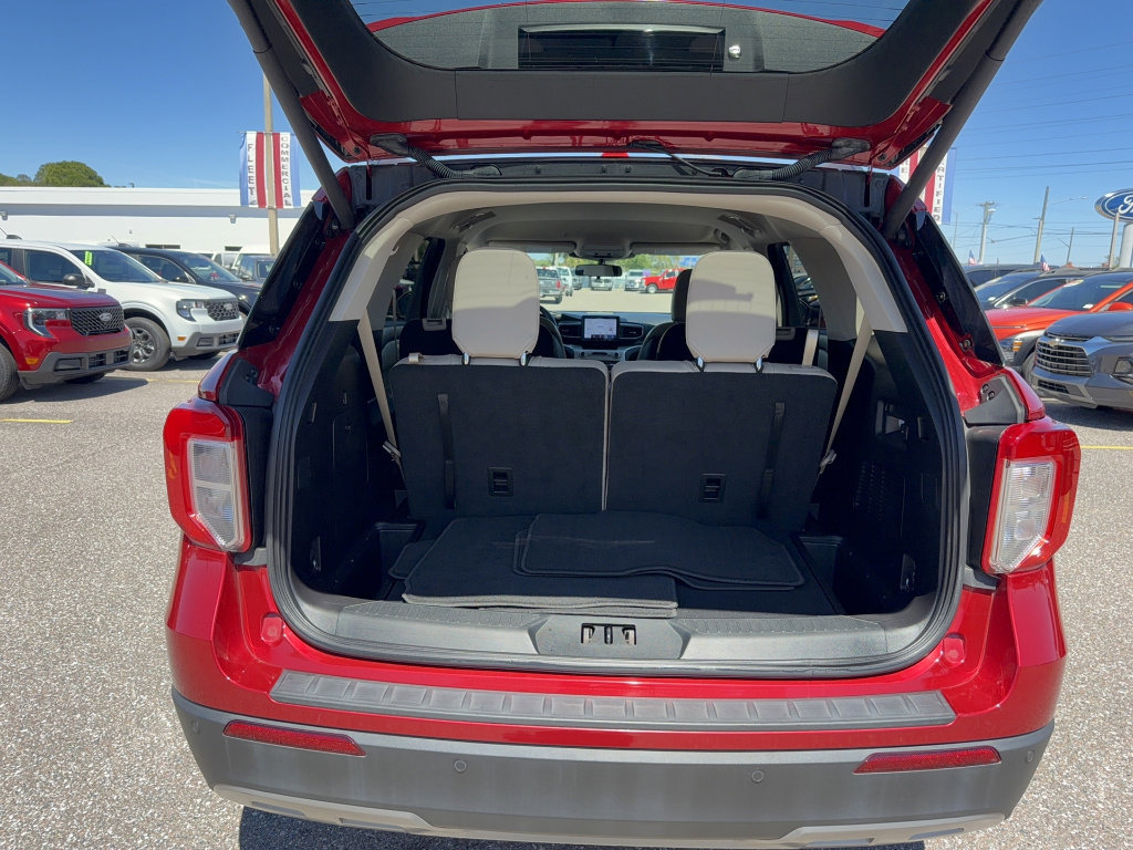 Certified 2020 Ford Explorer XLT w/ Equipment Group 202A image 7