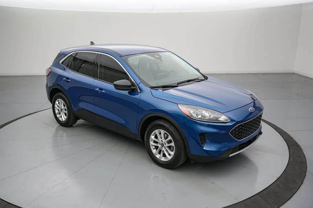 Certified 2022 Ford Escape SE w/ Convenience Package AWD/4WD image 2