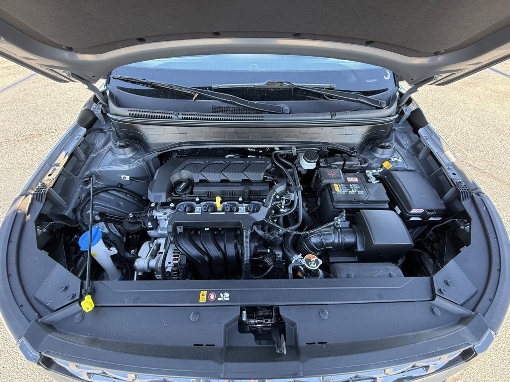 Used 2025 Hyundai Venue SEL image 32