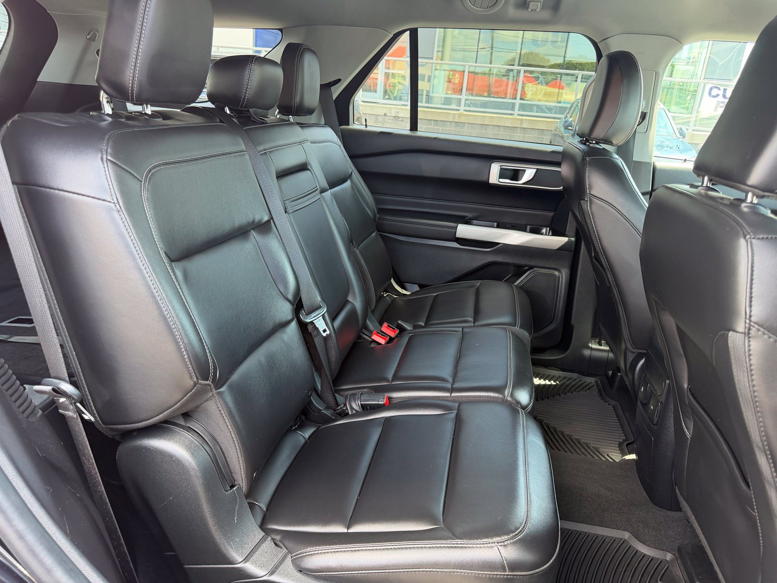 Certified 2022 Ford Explorer XLT w/ Equipment Group 202A AWD/4WD image 36