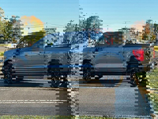 Certified 2022 Ford F150 XLT w/ XLT Black Appearance Package image 8