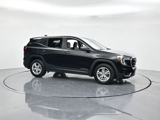 Used 2022 GMC Terrain SLE image 3