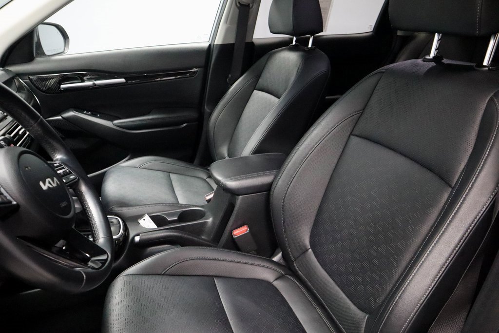 Used 2022 Kia Seltos EX image 25