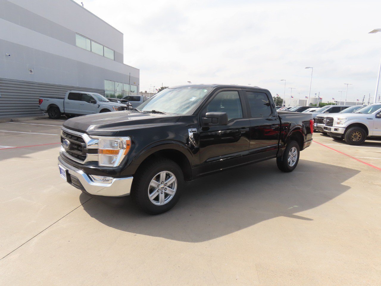 Certified 2022 Ford F150 XLT RWD image 2