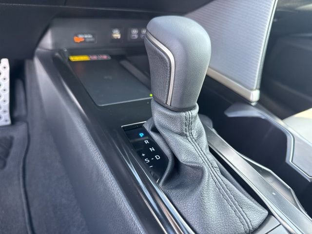 Used 2025 Toyota Camry SE w/ Convenience Package FWD image 29