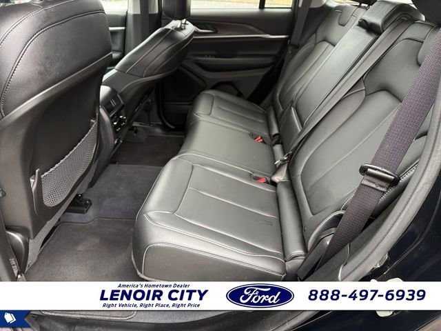 Used 2023 Jeep Grand Cherokee Limited image 11