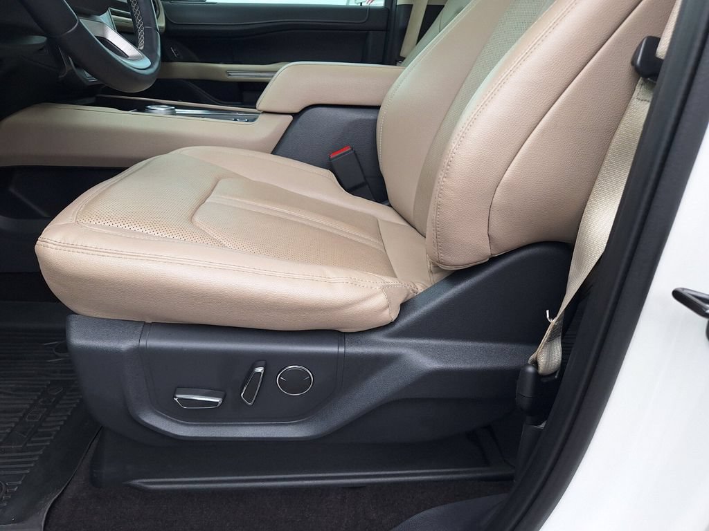 Certified 2022 Ford Expedition Max Limited RWD image 30