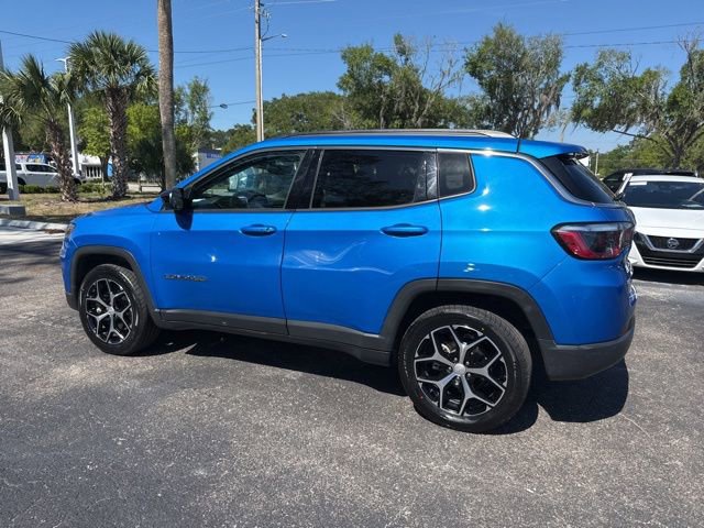 Used 2024 Jeep Compass Latitude AWD/4WD image 7