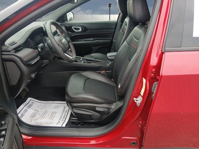 Used 2025 Jeep Compass Trailhawk AWD/4WD image 9