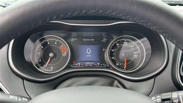 Used 2019 Jeep Cherokee Limited FWD image 26